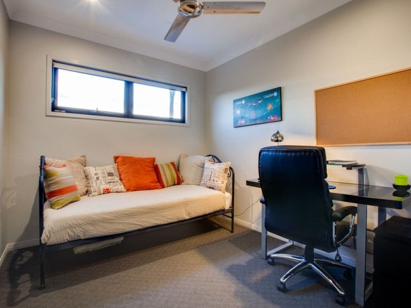 9 Gloucester St, Waterford QLD 4133