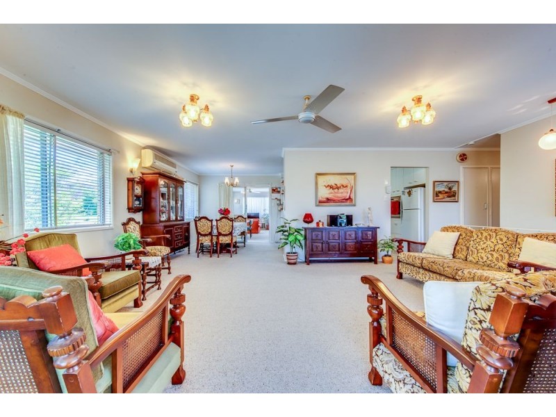 1 Mawarra Crescent, Ferny Hills QLD 4055