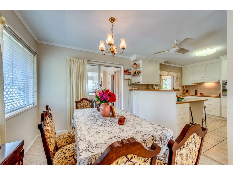 1 Mawarra Crescent, Ferny Hills QLD 4055