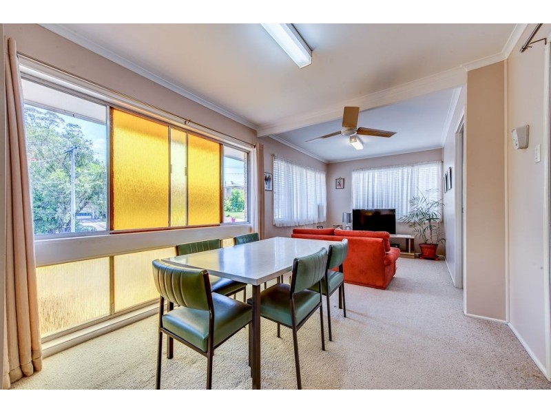 1 Mawarra Crescent, Ferny Hills QLD 4055