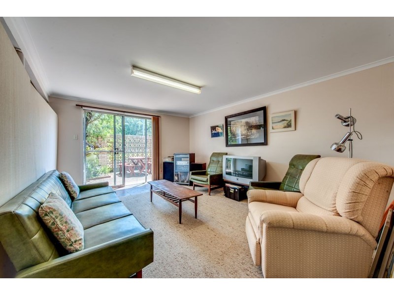1 Mawarra Crescent, Ferny Hills QLD 4055