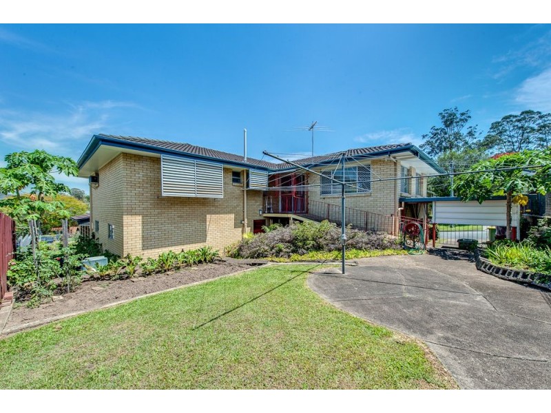 1 Mawarra Crescent, Ferny Hills QLD 4055