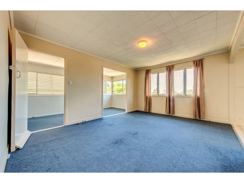 11 Kingaroy St, Stafford Heights QLD 4053