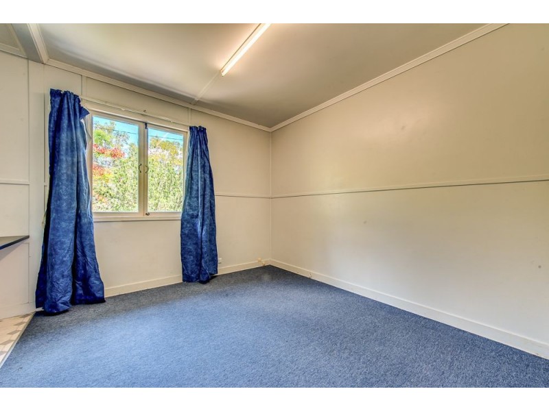 11 Kingaroy St, Stafford Heights QLD 4053