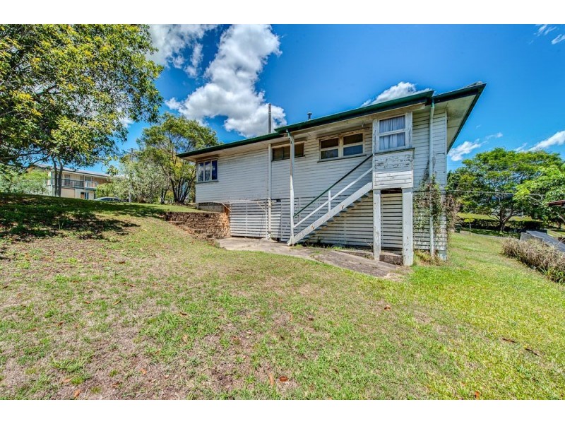 11 Kingaroy St, Stafford Heights QLD 4053