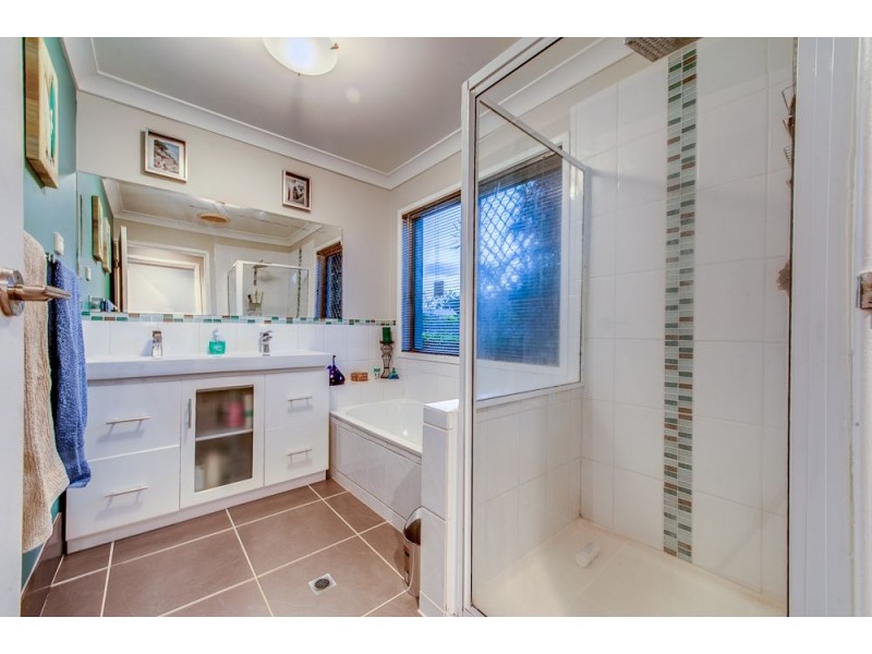 5 Nariah Court, Karana Downs QLD 4306