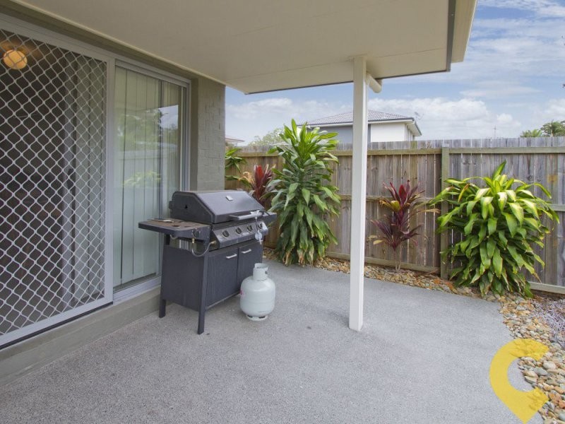 2/64 Frenchs Rd, Petrie QLD 4502