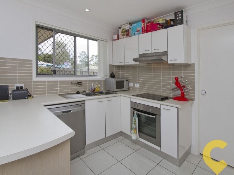 2/64 Frenchs Rd, Petrie QLD 4502