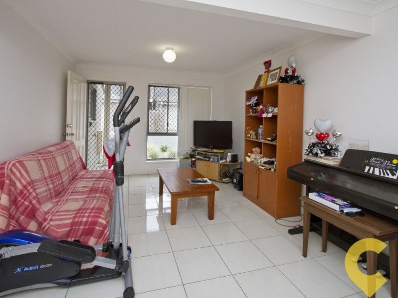 2/64 Frenchs Rd, Petrie QLD 4502