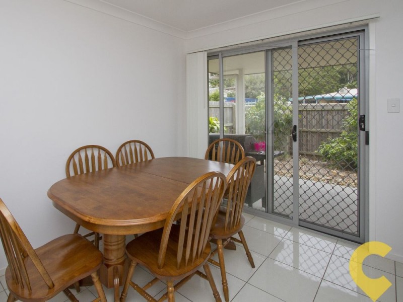 2/64 Frenchs Rd, Petrie QLD 4502