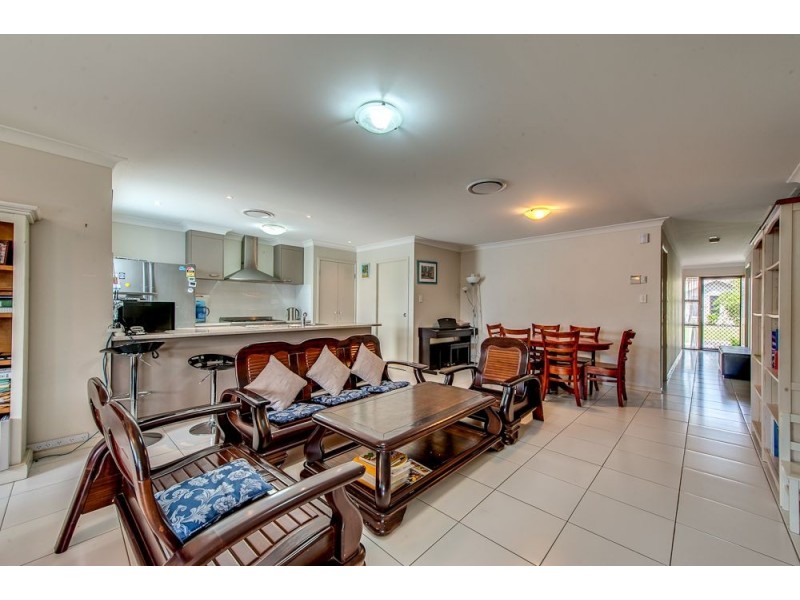 18 Cottonwood Crescent, Springfield Lakes QLD 4300