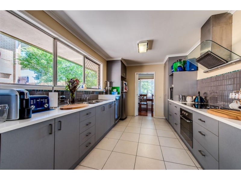 29 Dandenong Road, Jamboree Heights QLD 4074