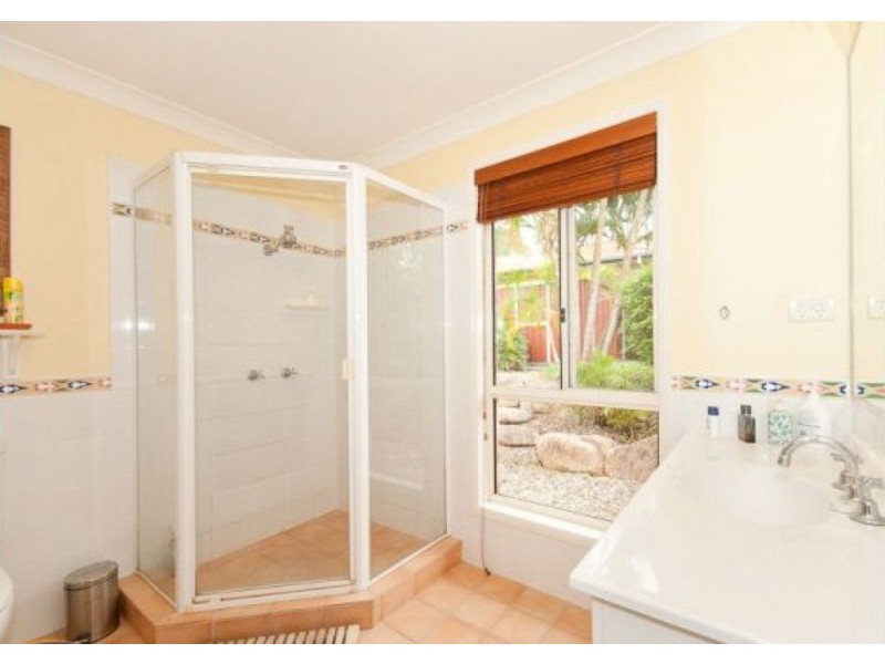 19 Woonara Drive, Petrie QLD 4502