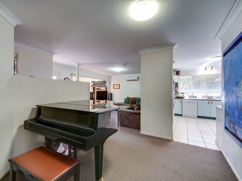 7 Arlington Drive, Arana Hills QLD 4054