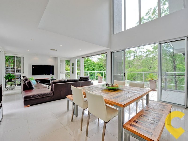 12 Scenery Court, Brookwater QLD 4300