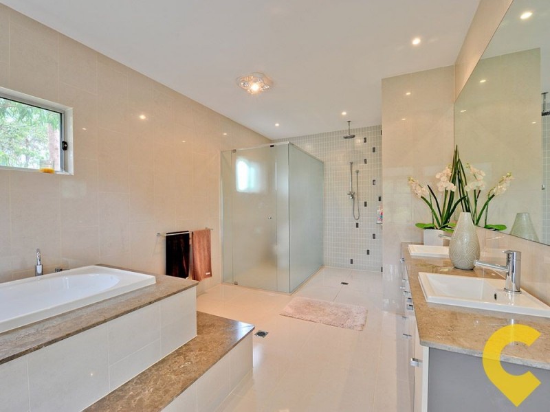 12 Scenery Court, Brookwater QLD 4300