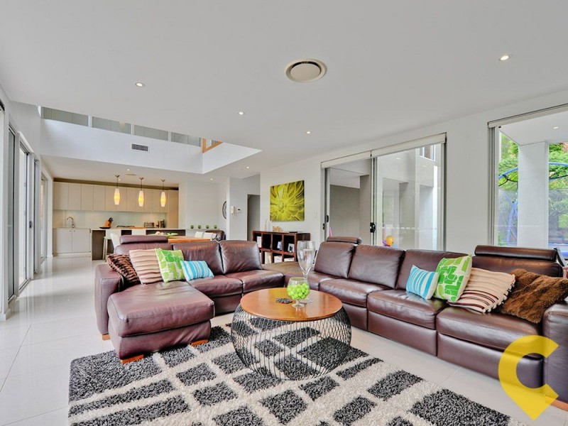 12 Scenery Court, Brookwater QLD 4300
