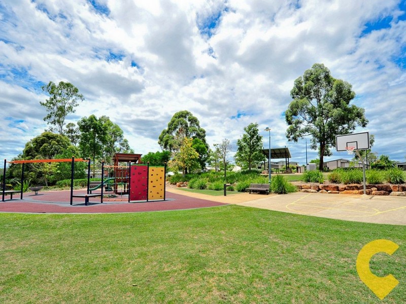 12 Scenery Court, Brookwater QLD 4300