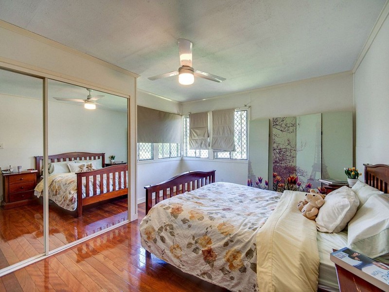 15 Tyrone Street, Chermside West QLD 4032