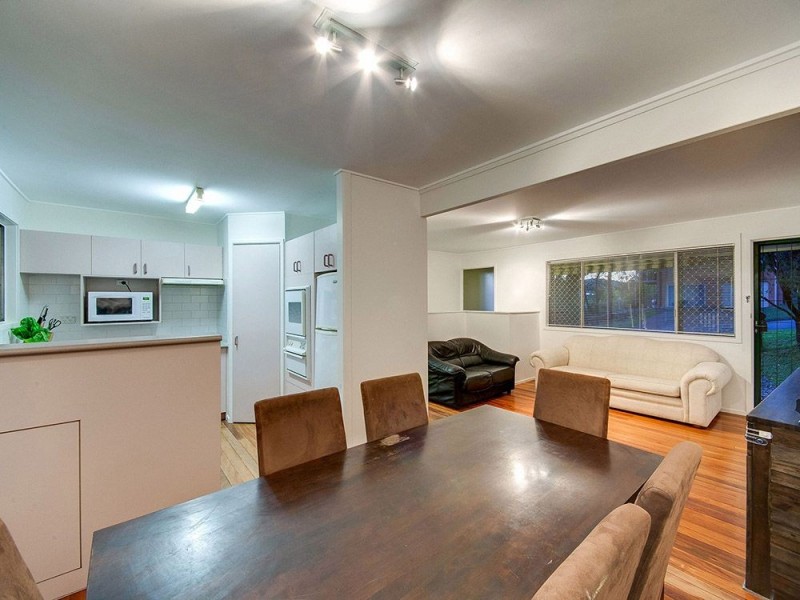 2 Wirlpana Avenue, Ferny Hills QLD 4055