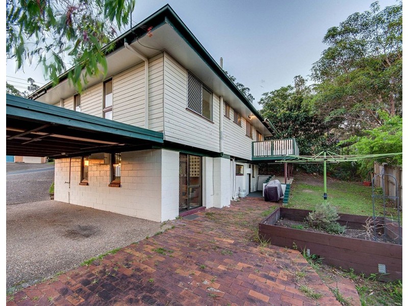 2 Wirlpana Avenue, Ferny Hills QLD 4055