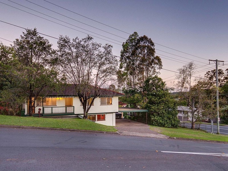 2 Wirlpana Avenue, Ferny Hills QLD 4055