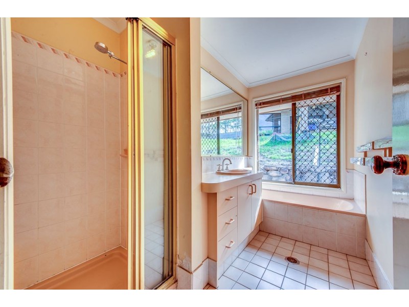 5 Warburton Court, Collingwood Park QLD 4301