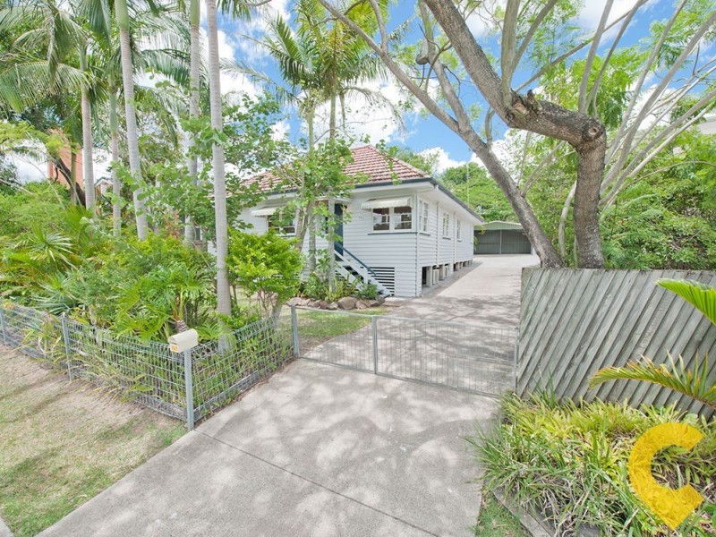 847 Logan Road, Holland Park West QLD 4121