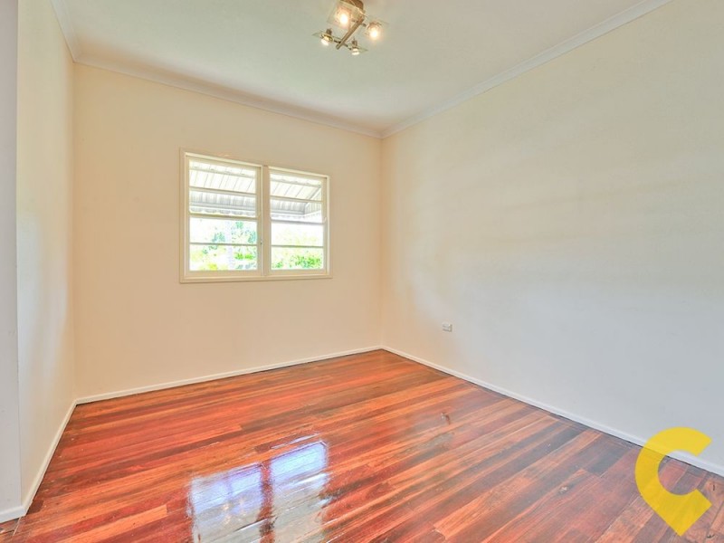 847 Logan Road, Holland Park West QLD 4121