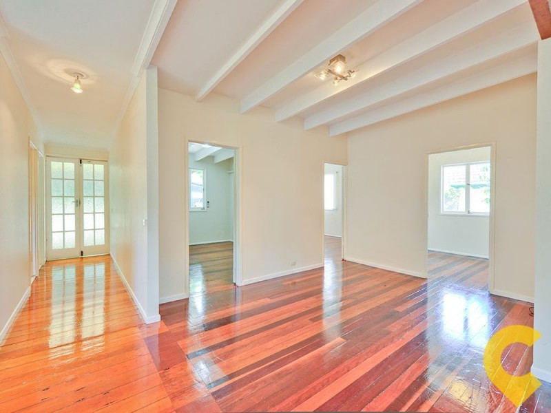 847 Logan Road, Holland Park West QLD 4121