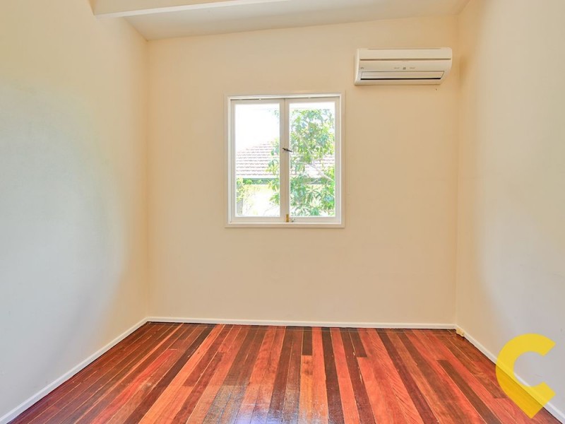 847 Logan Road, Holland Park West QLD 4121