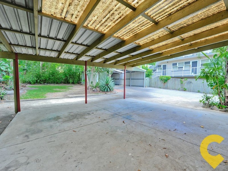 847 Logan Road, Holland Park West QLD 4121