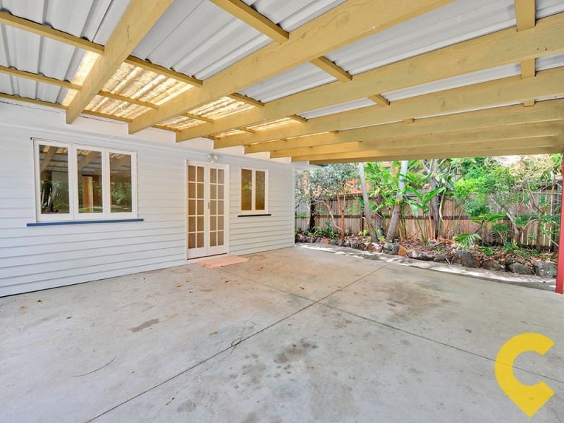 847 Logan Road, Holland Park West QLD 4121