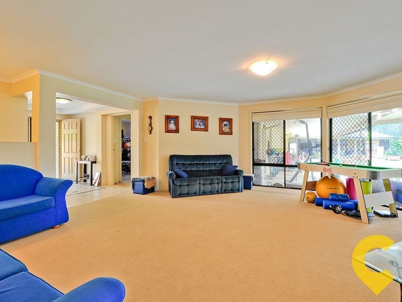 1 Parakeet Court, Warner QLD 4500