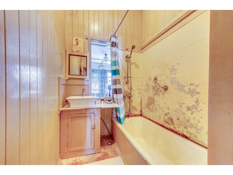 617 Old Cleveland Road, Camp Hill QLD 4152