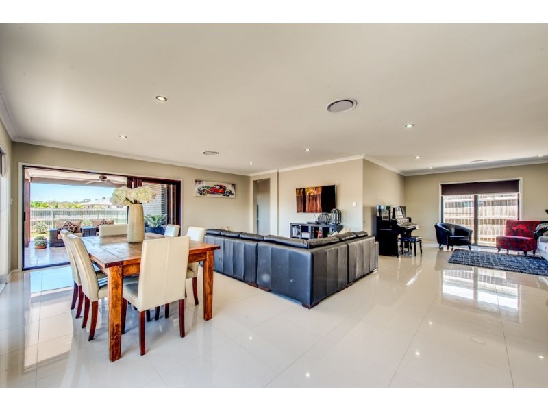 74 Graham Road, Carseldine QLD 4034