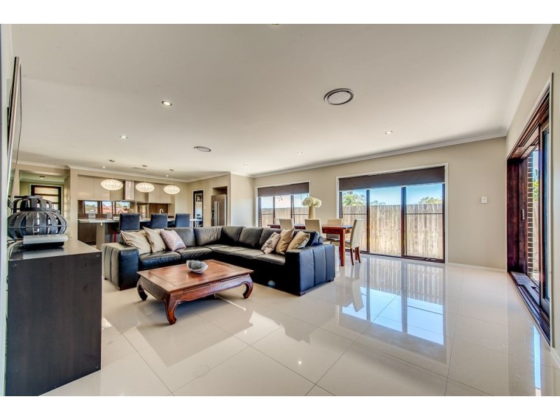 74 Graham Road, Carseldine QLD 4034