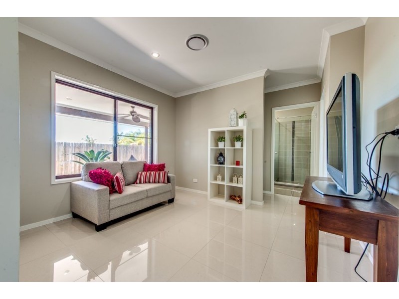 74 Graham Road, Carseldine QLD 4034