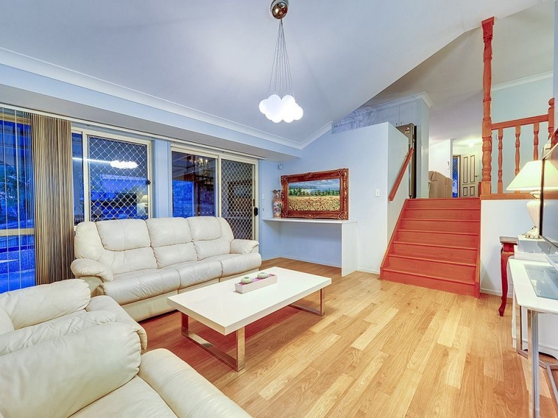 18 Mareeba Court, Arana Hills QLD 4054