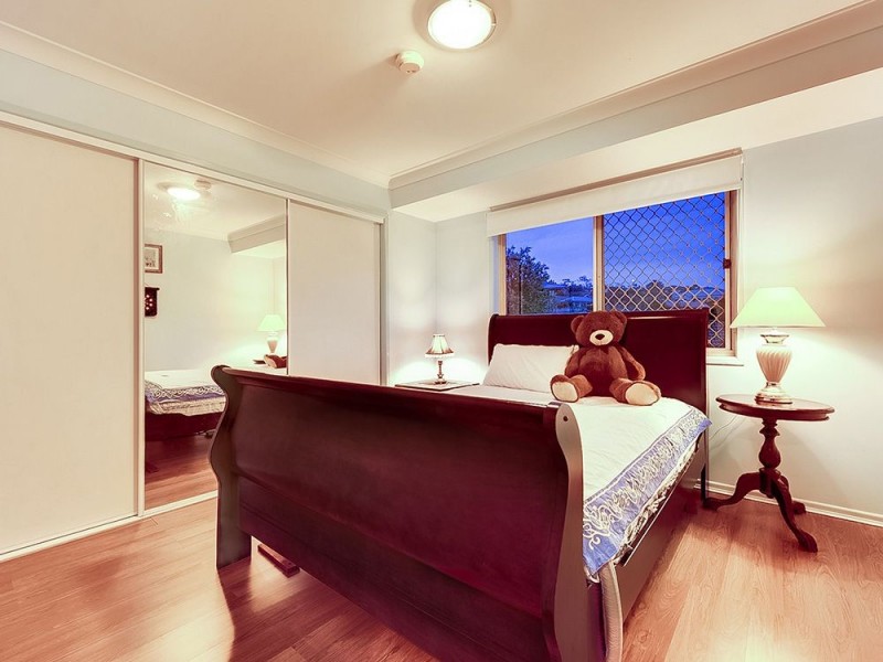 18 Mareeba Court, Arana Hills QLD 4054