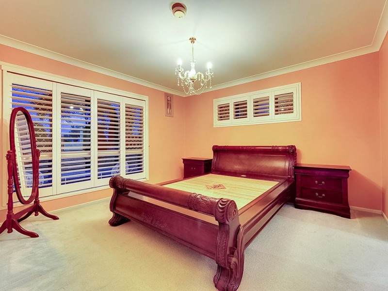 18 Mareeba Court, Arana Hills QLD 4054