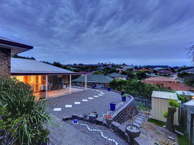 18 Mareeba Court, Arana Hills QLD 4054