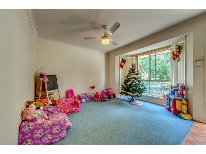 1 Mannix Place, Forest Lake QLD 4078