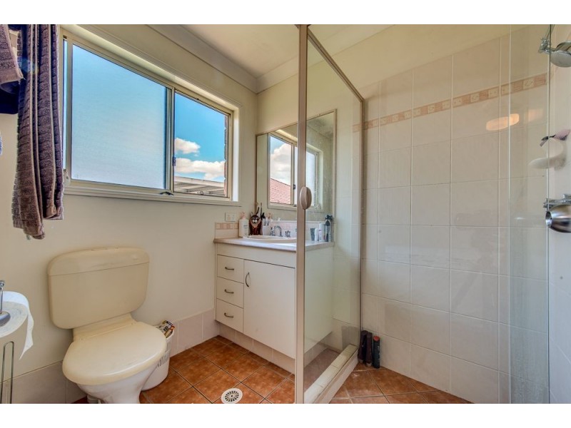 1 Mannix Place, Forest Lake QLD 4078