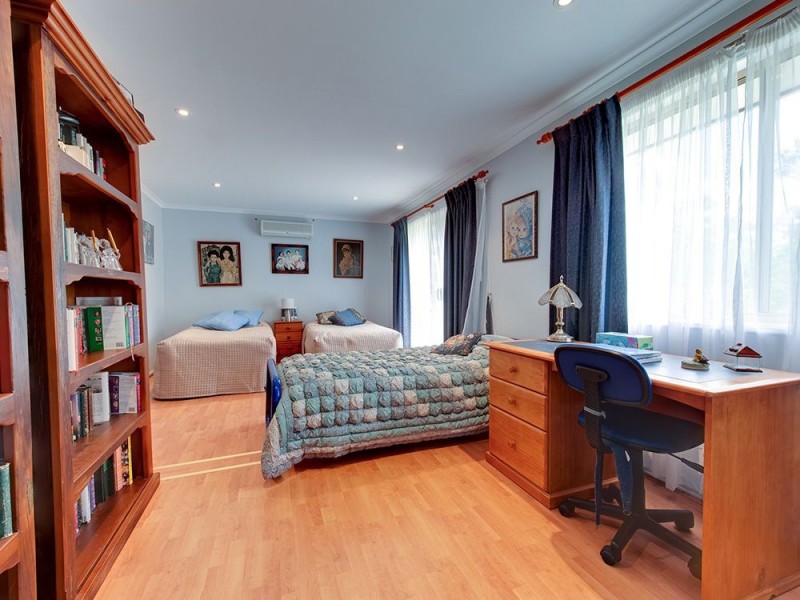 108 Prout Road, Mackenzie QLD 4156