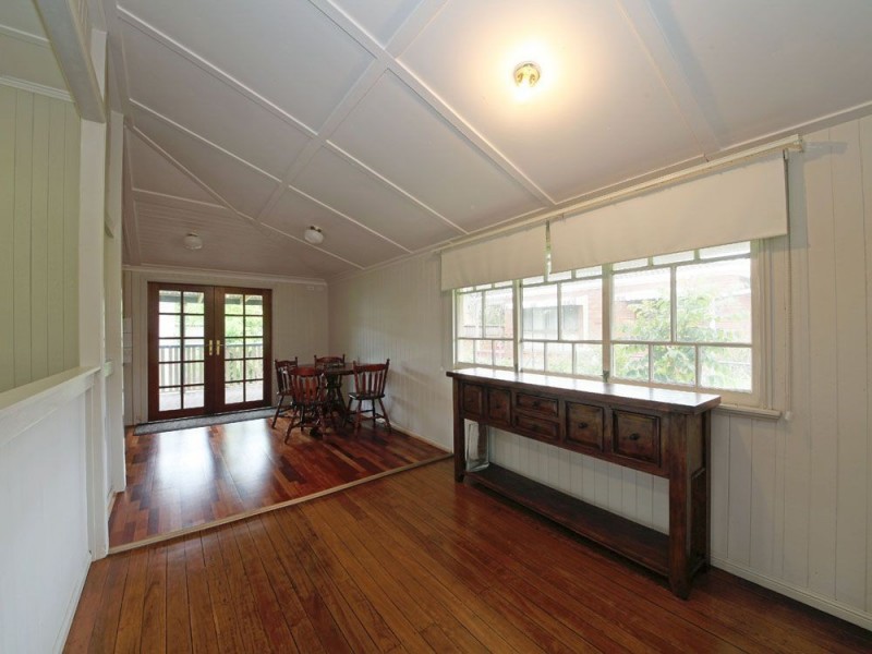 43 Dayboro Road, Petrie QLD 4502