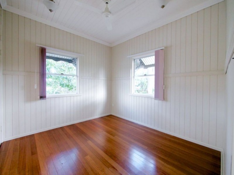 67 Brisbane Road, Bundamba QLD 4304