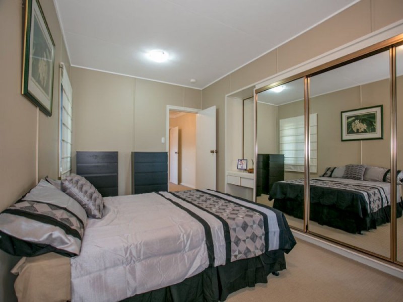 76 Chester Rd, Annerley QLD 4103