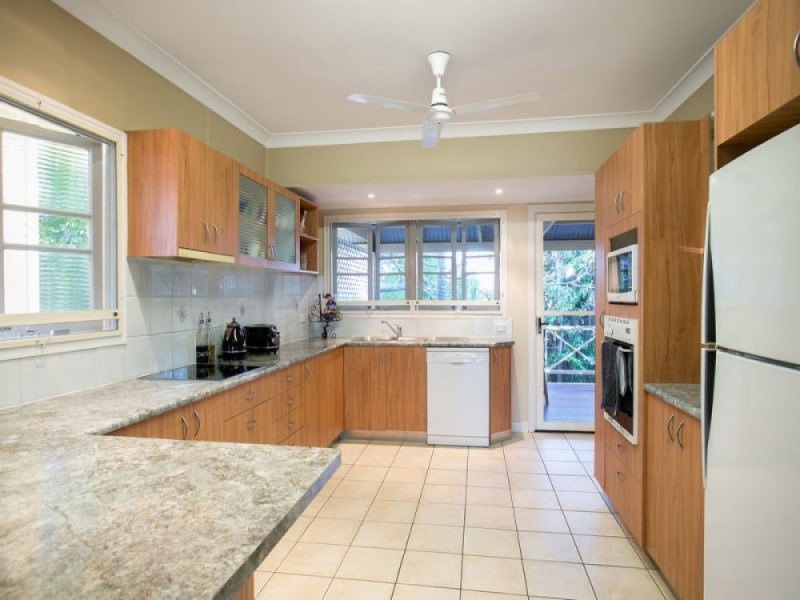 76 Chester Rd, Annerley QLD 4103