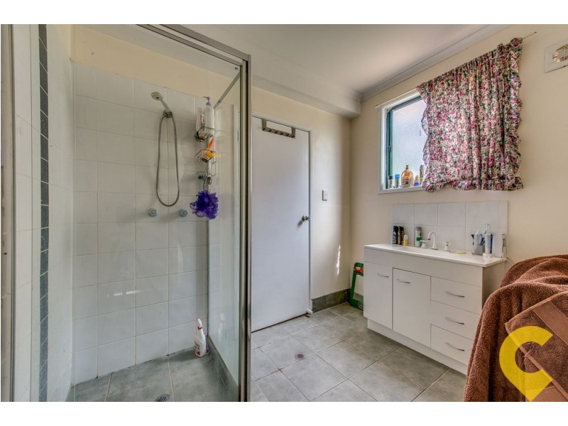 53 Russell Street, Silkstone QLD 4304